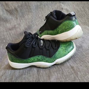 jordan 11 low snakeskin 10.5 used good condition